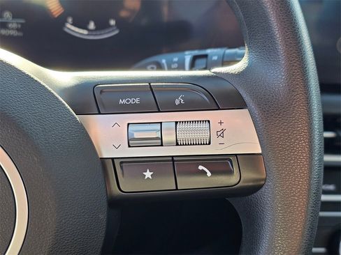 Certified 2025 Hyundai Tucson SE image 26