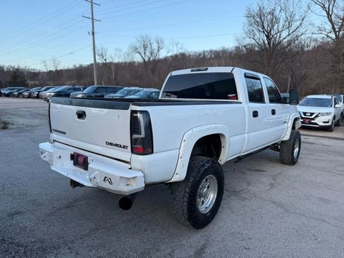 Used 2005 Chevrolet Silverado 2500 LT w/ Heavy-Duty Power Package AWD/4WD image 5