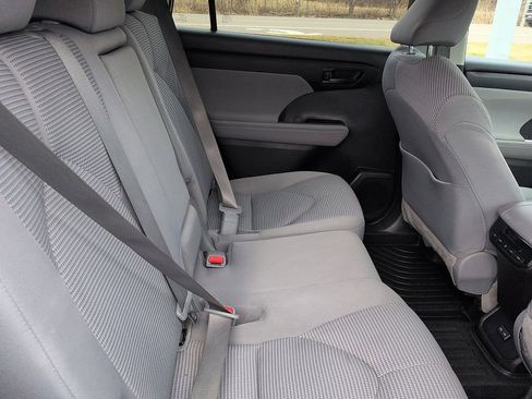 Used 2022 Toyota Highlander L image 8
