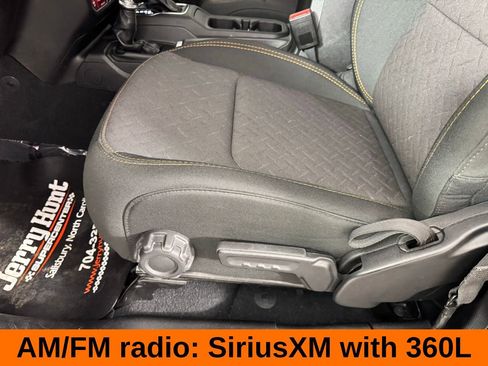 Used 2024 Jeep Gladiator Mojave image 12