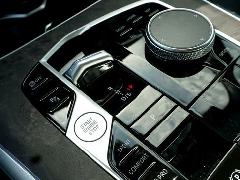 New 2026 BMW X7 xDrive40i AWD/4WD image 23