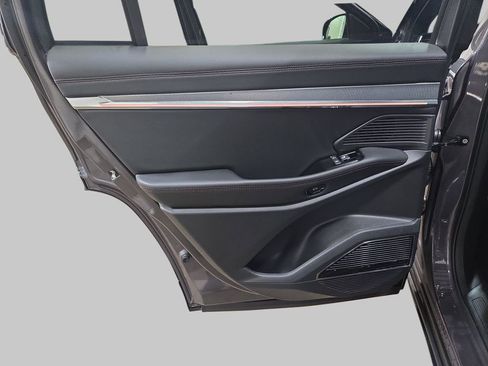 New 2025 Jeep Wagoneer S Launch Edition image 16