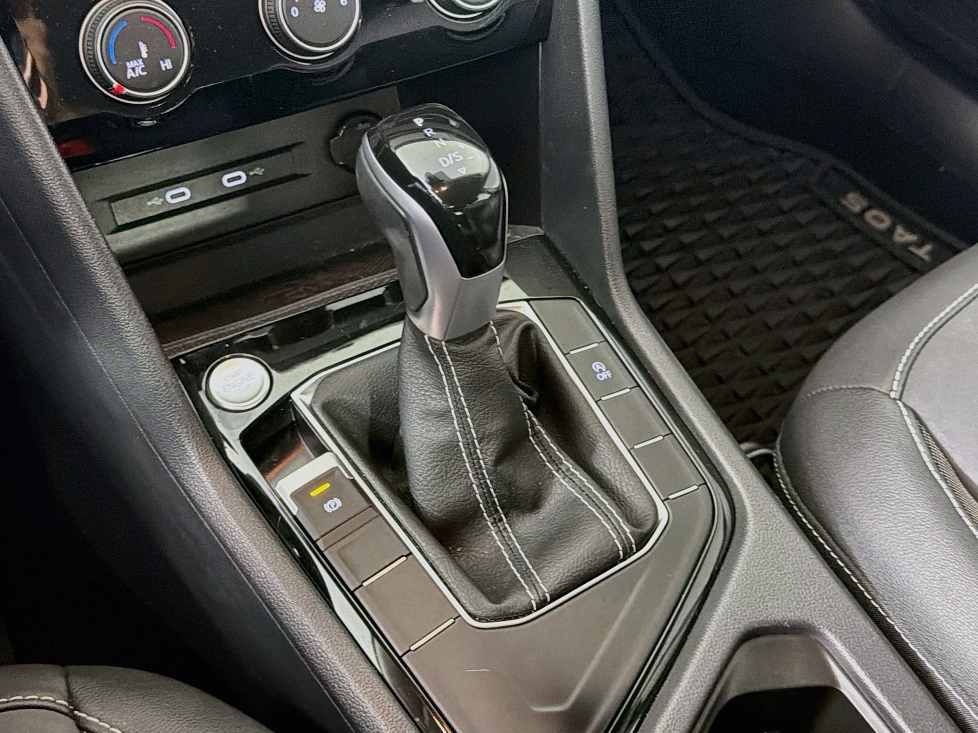 Certified 2023 Volkswagen Taos SE FWD image 16