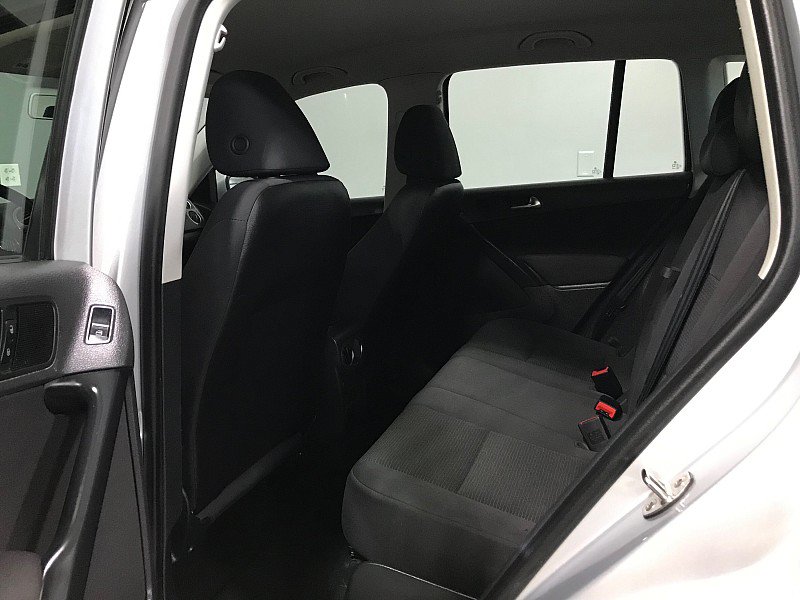 Used 2017 Volkswagen Tiguan Limited w/ Alloy Wheels Package AWD/4WD image 19