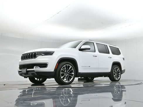 Used 2022 Jeep Wagoneer Series III w/ Premium Group I image 54