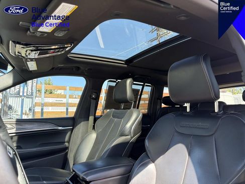 Used 2022 Jeep Grand Cherokee Overland w/ Advanced Protech Group III AWD/4WD image 22