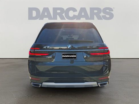 Used 2025 BMW X7 xDrive40i w/ Premium Package image 6
