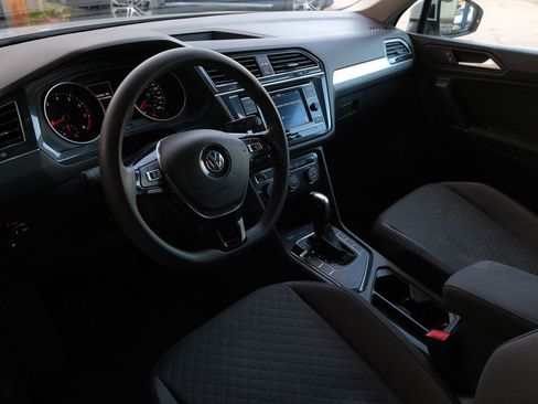 Used 2020 Volkswagen Tiguan S image 46
