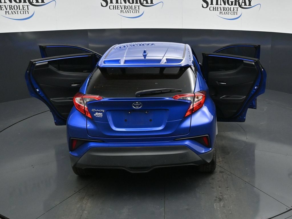 Used 2021 Toyota C-HR XLE FWD image 35