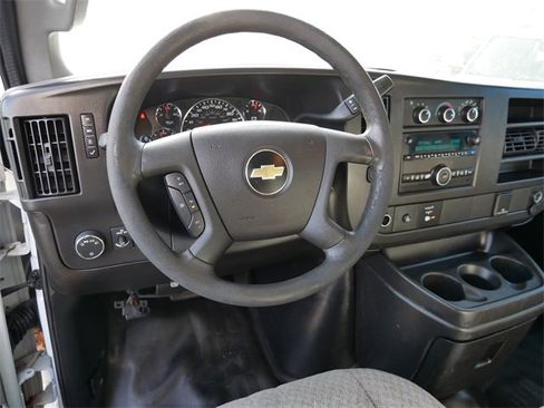 Used 2017 Chevrolet Express 3500 image 9