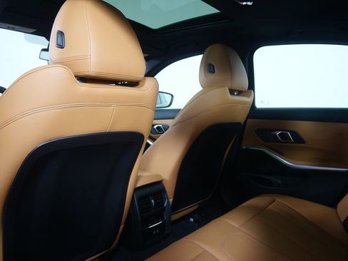 Certified 2025 BMW 330i Sedan image 19