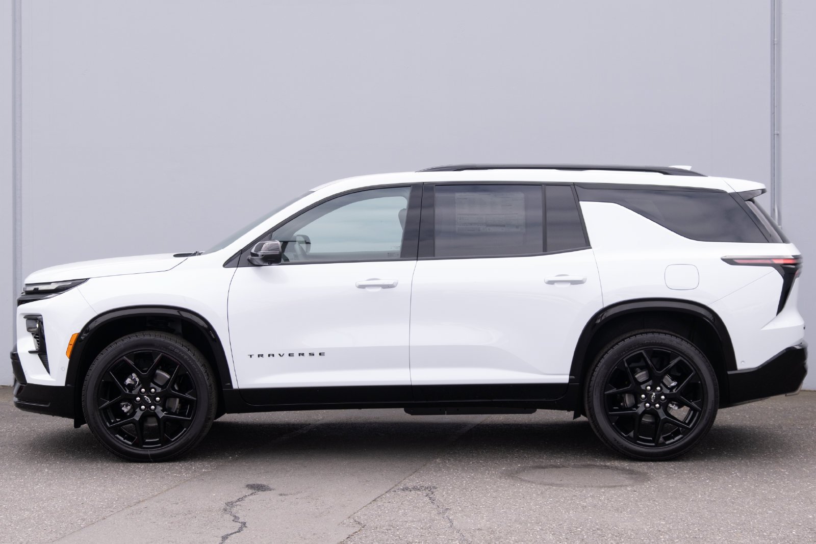 New 2026 Chevrolet Traverse RS w/ LPO, Floor Liner Package AWD/4WD image 28