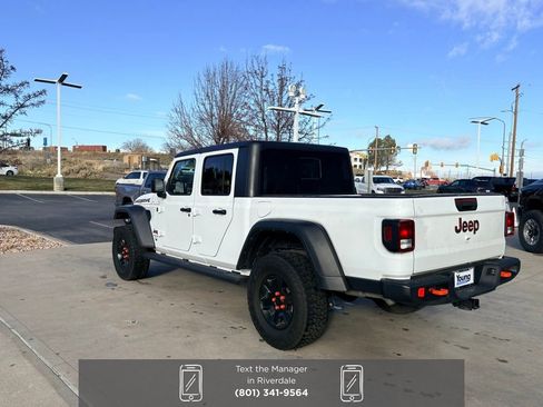 Used 2023 Jeep Gladiator Mojave w/ Cold Weather Group image 10