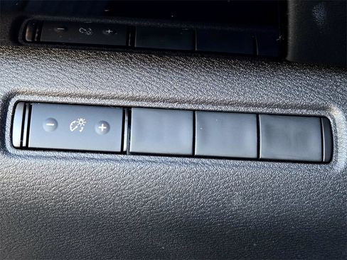 Used 2023 Nissan Pathfinder S image 25