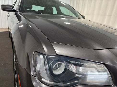 Used 2018 Chrysler 300 S AWD/4WD image 13