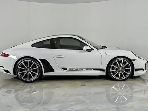 Used 2017 Porsche 911 Carrera 4 AWD/4WD image 11