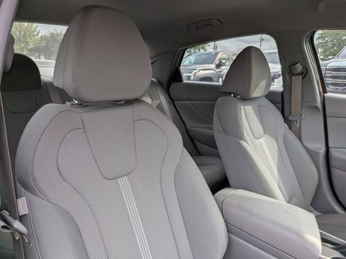Used 2025 Hyundai Elantra SE w/ Cargo Package FWD image 36