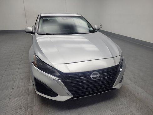 Used 2023 Nissan Altima 2.5 SV image 14