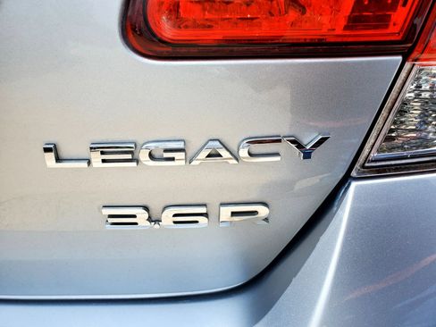 Used 2012 Subaru Legacy 3.6R Limited AWD/4WD image 13