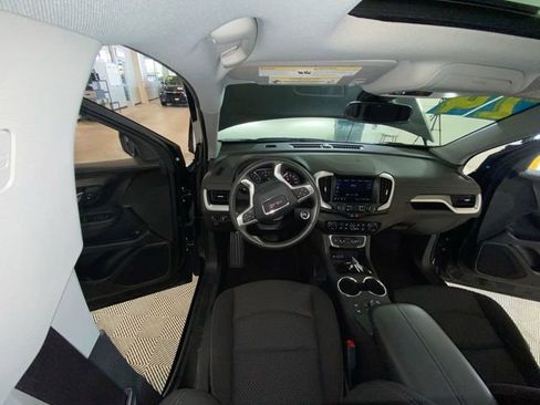 Used 2024 GMC Terrain SLE w/ Driver Convenience Package AWD/4WD image 34