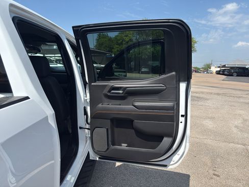 Used 2023 GMC Sierra 1500 AT4 w/ AT4 Premium Package AWD/4WD image 18