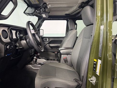 Used 2024 Jeep Wrangler Unlimited AWD/4WD image 20