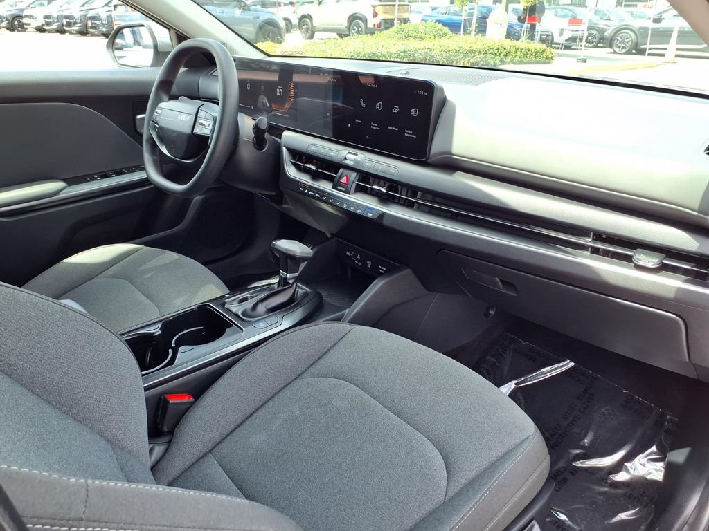 Certified 2025 Kia K4 FWD image 15
