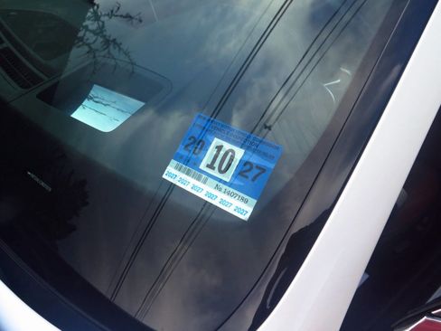 Used 2021 Genesis G70 3.3T w/ Prestige Package image 7