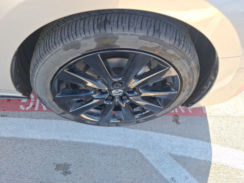 Used 2024 MAZDA MAZDA3 s image 9