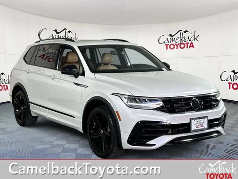 Used 2023 Volkswagen Tiguan SE R-Line AWD/4WD image 1