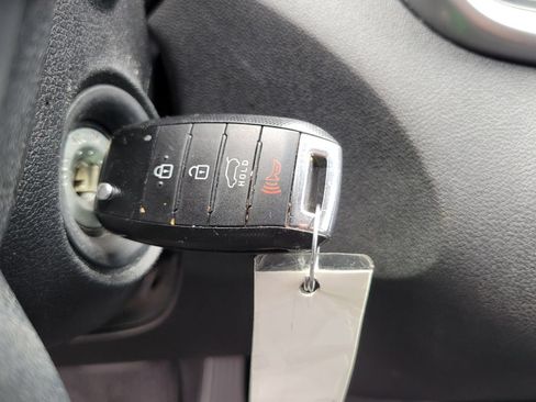 Used 2019 Kia Sorento L FWD image 29