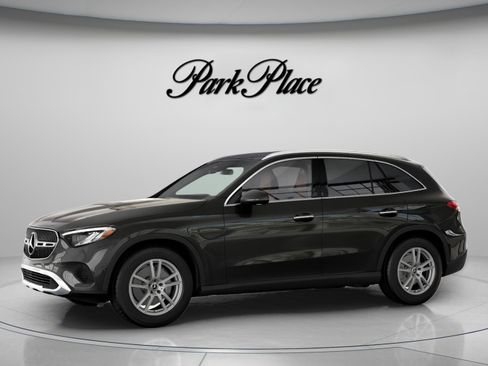 Certified 2026 Mercedes-Benz GLC 300 image 3