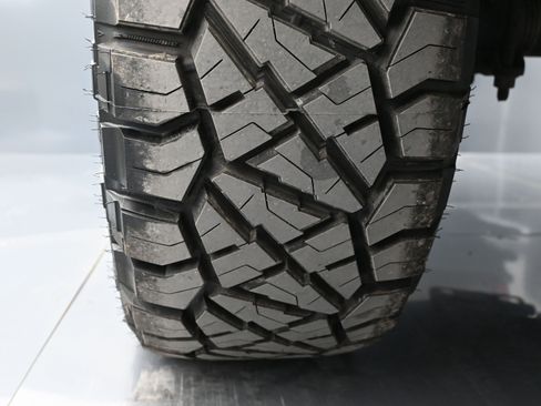 Used 2024 Ford F250 Lariat w/ Sport Appearance Package image 18