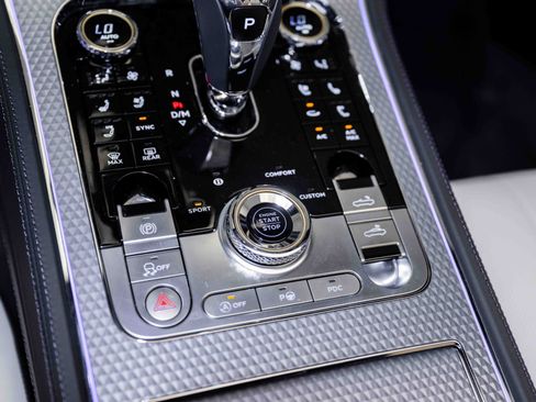 Used 2024 Bentley Continental GT Mulliner image 37