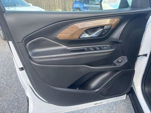 Used 2019 GMC Terrain SLE w/ Driver Convenience Package image 9