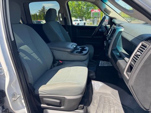 Used 2018 RAM 2500 Tradesman w/ Chrome Appearance Group AWD/4WD image 9