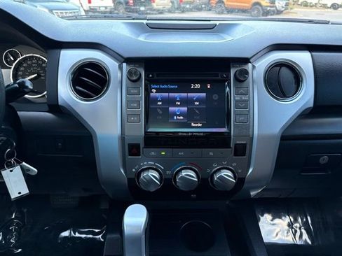 Used 2017 Toyota Tundra SR5 w/ SR5 Upgrade Package image 19