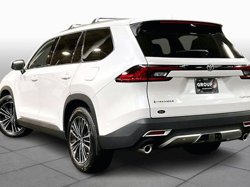 Used 2025 Toyota Grand Highlander AWD Hybrid image 11