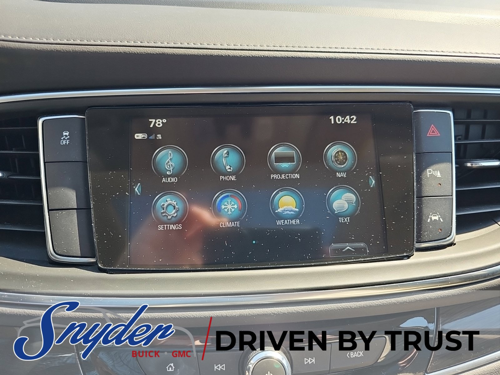 Used 2018 Buick Enclave Premium FWD image 22