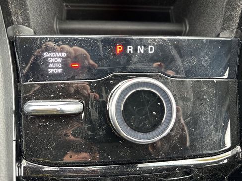 Used 2023 Jeep Grand Cherokee L Limited w/ Black Appearance Package image 3