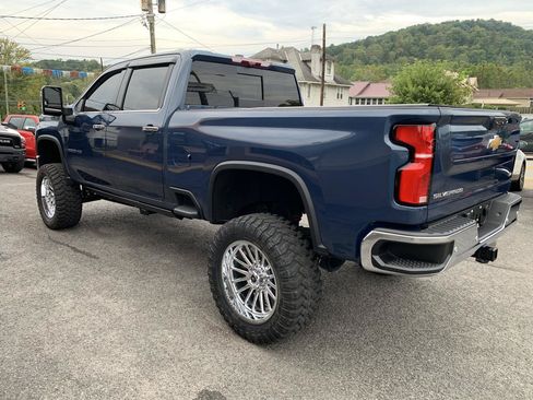 Used 2024 Chevrolet Silverado 2500 LTZ w/ LTZ Premium Package AWD/4WD image 3
