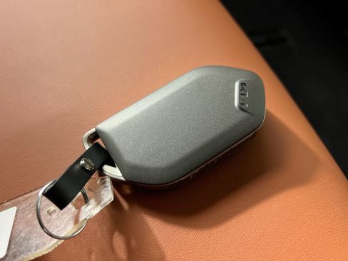 New 2026 Kia Carnival EX image 35