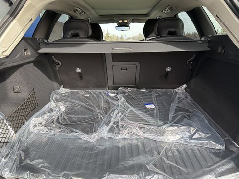 New 2026 Volvo XC60 B5 Ultra w/ Climate Package image 15