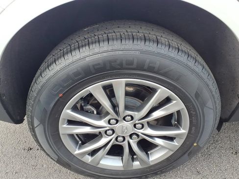 Used 2023 Cadillac XT5 Premium Luxury w/ LPO, Floor Liner Package AWD/4WD image 28