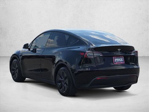 Used 2024 Tesla Model Y AWD image 7