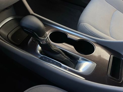 Used 2021 Chevrolet Malibu LT image 19