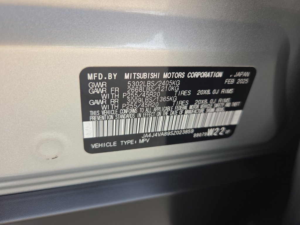 Used 2025 Mitsubishi Outlander SE AWD/4WD image 3