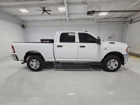 Used 2024 RAM 2500 Tradesman w/ Chrome Appearance Group AWD/4WD image 11