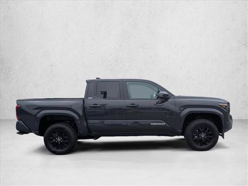 Used 2025 Toyota Tacoma SR5 AWD/4WD image 4