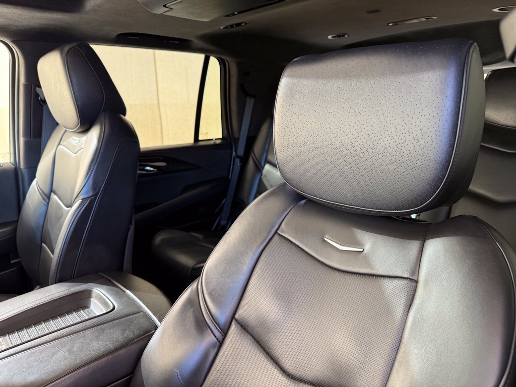 Used 2018 Cadillac Escalade Platinum AWD/4WD image 30